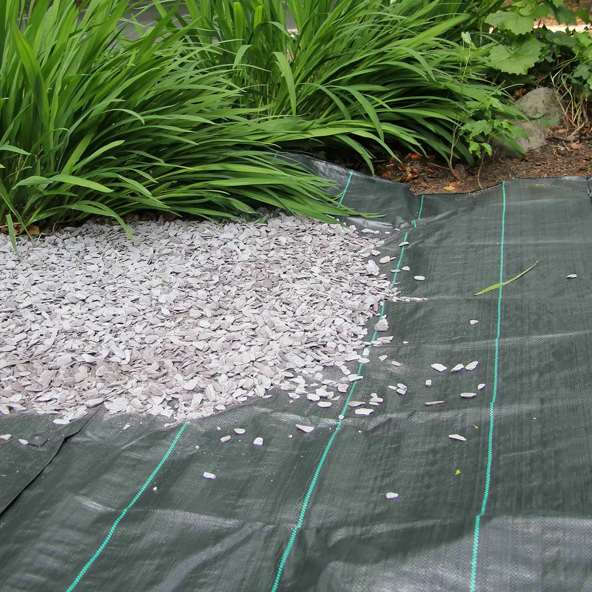 Почвоукрывной материал /чёрный/ 100 гр/м2.